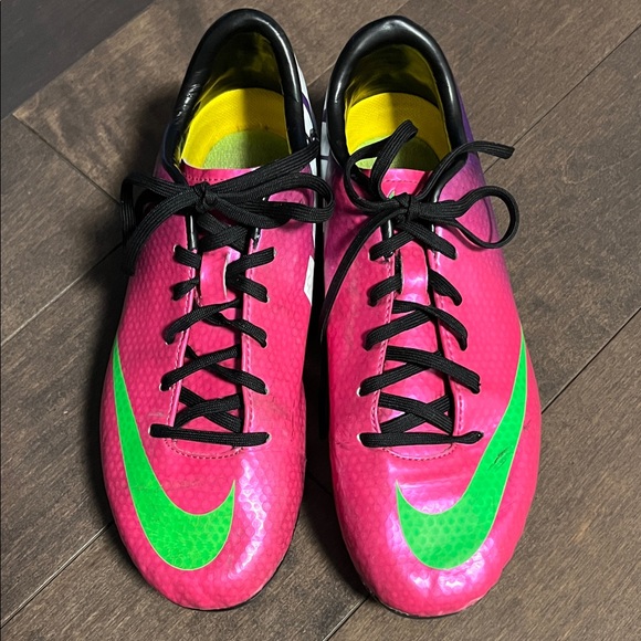 Nike Mercurial Soccer Cleats 4Y - Picture 6 of 9
